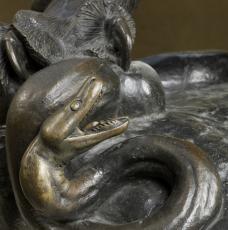 Antoine Louis Barye (1795-1875), Lion au serpent (Lion des Tuileries). Vue de face. Provient du jardin des Tuileries, à Paris. 1836, sculpture (bronze), 135 × 178 × 96 cm. Paris, musée du Louvre